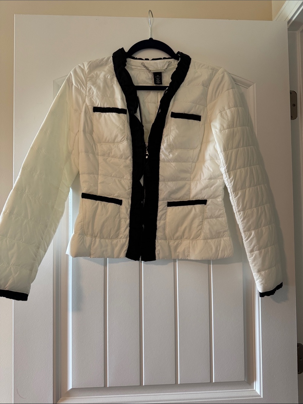 White House Black Market White Quilted Puffer Jacket with Black Trim